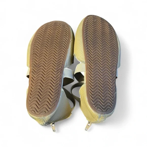 Elegant leather tan Kids Dress Shoes with Heart Accent - Picture 6 of 7